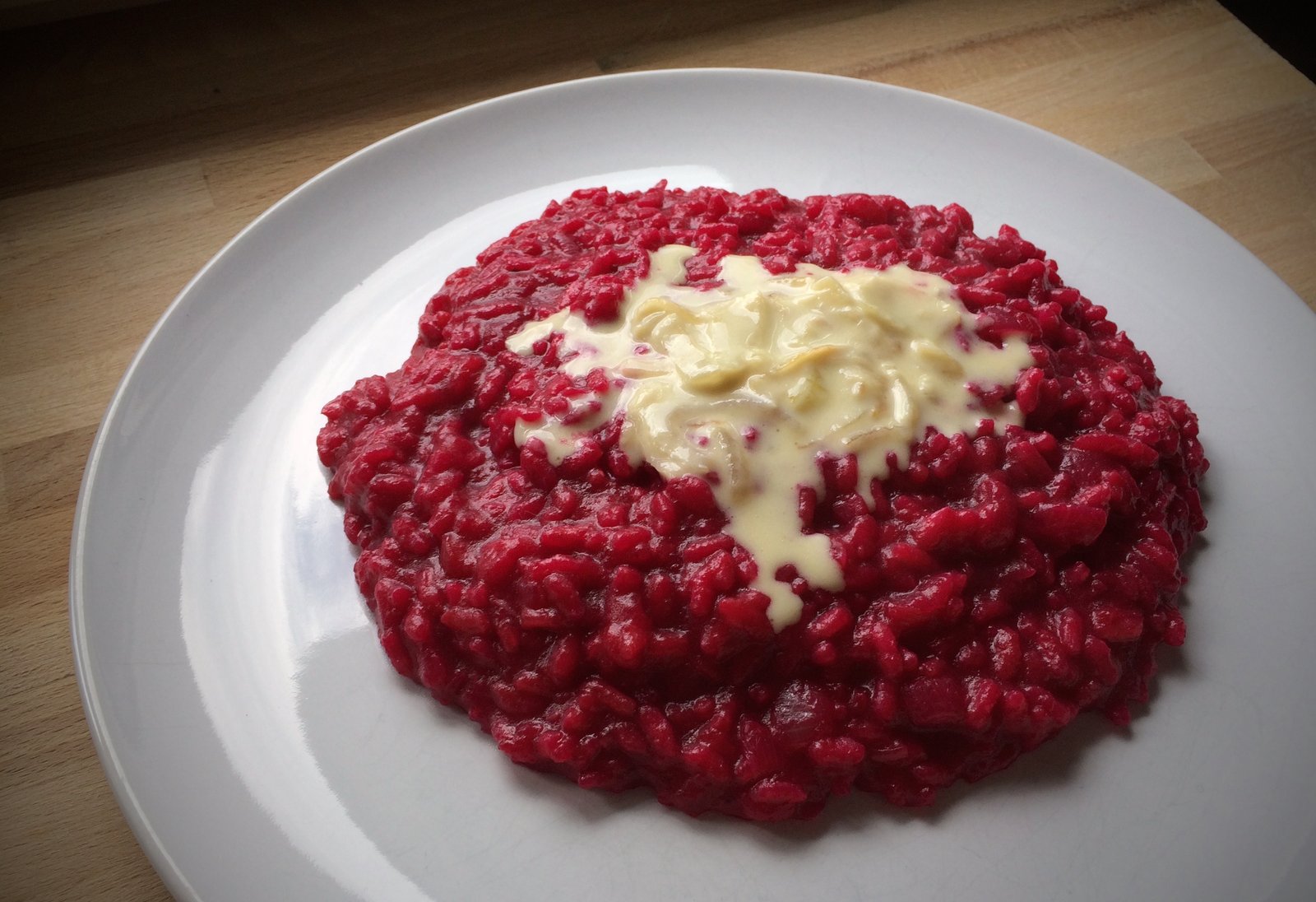 Risotto alla barbabietola con fonduta di formaggi