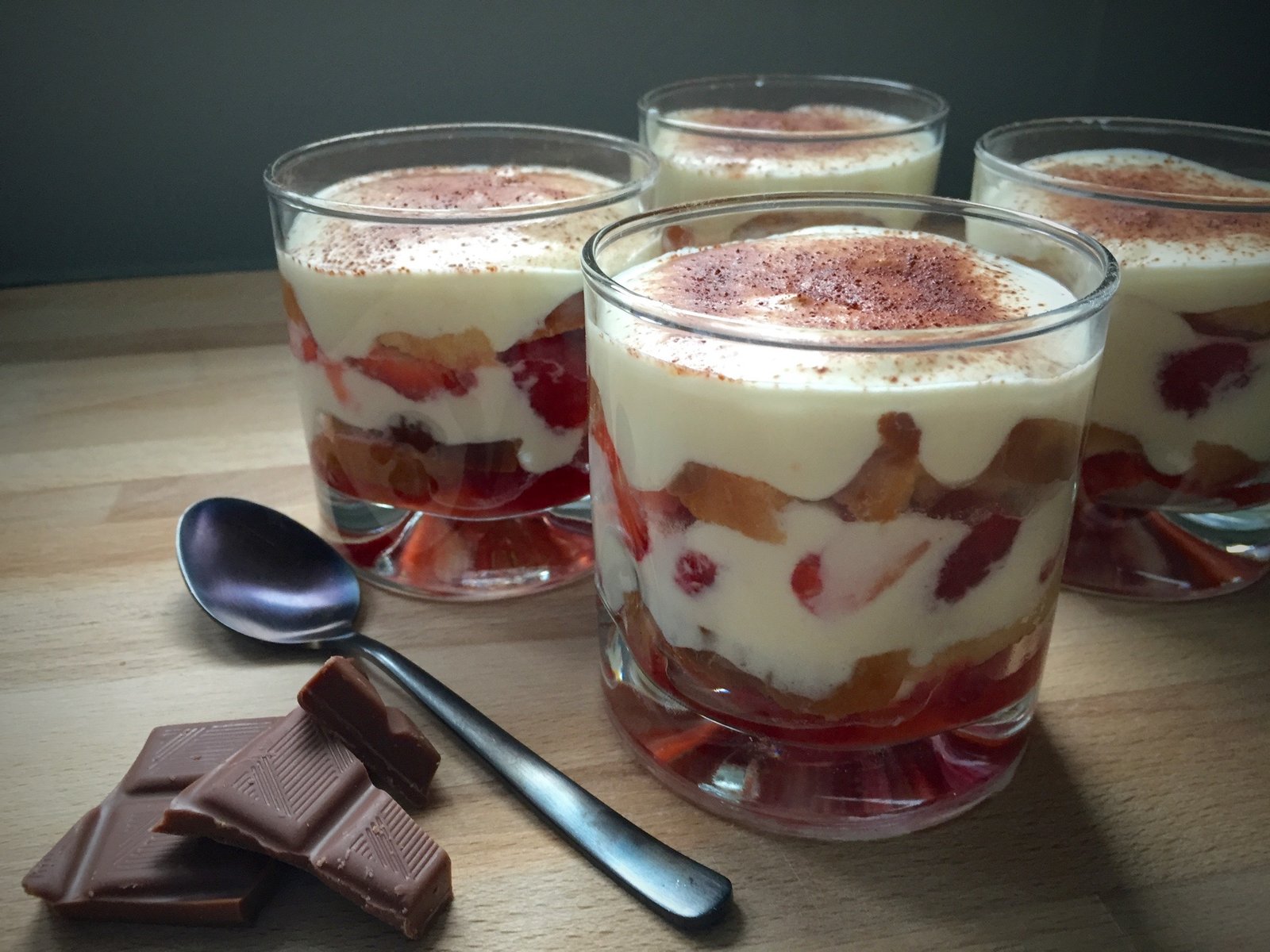 Tiramisù fragole e lamponi